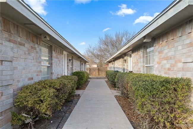 Photo - 14 West Dr Unit 1