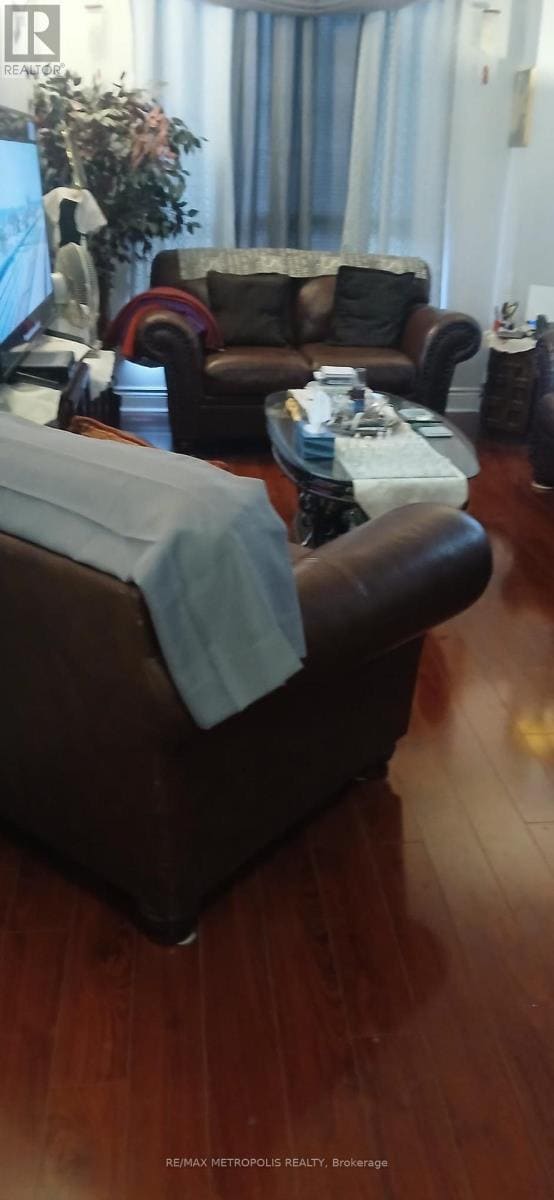 Photo - 8 Silverbell Grv Unit 302 ROOM 1