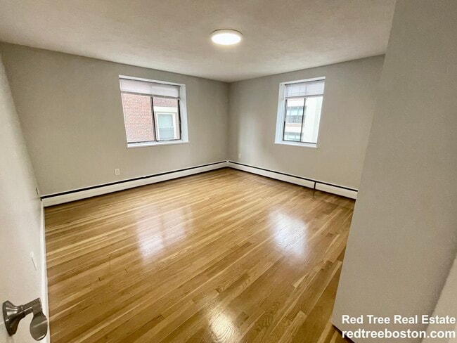 Photo - 230 Babcock St Unit 3G