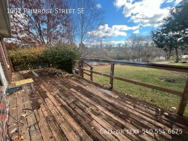 Photo - 1002 Primrose St SE