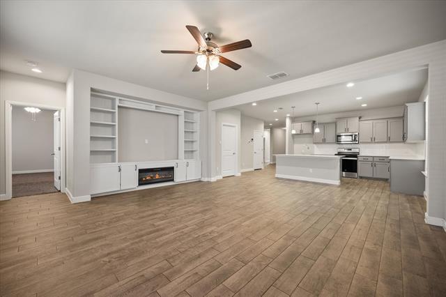 Photo - 1021 Croxley Wy