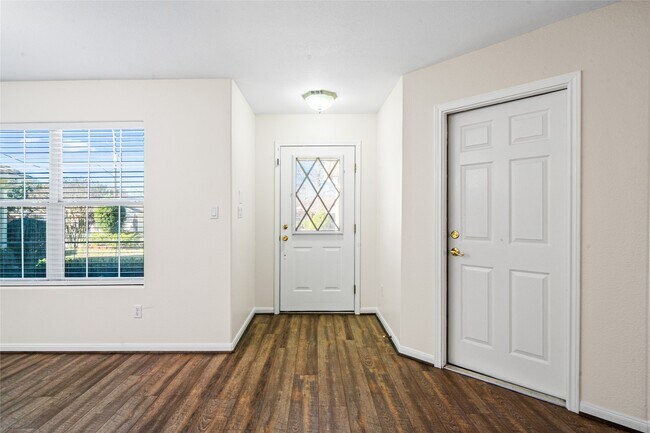 Photo - 2224 Shady Tree Ln