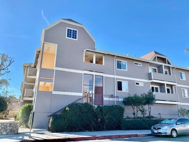 Photo - 374 Shults St