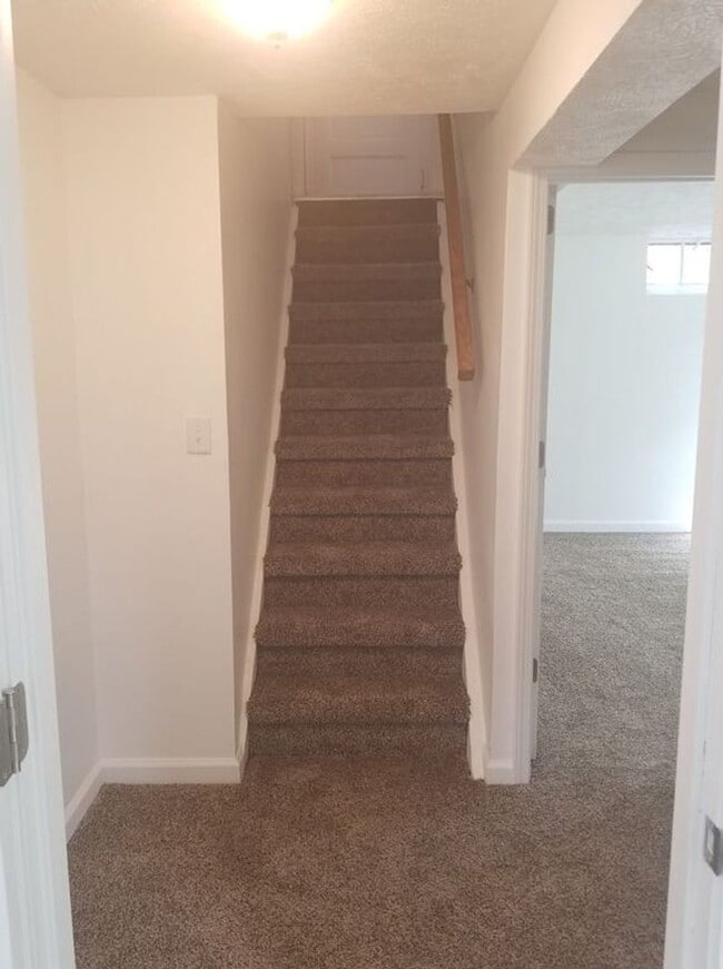 Photo - Spacious 4 Bedroom 1.5 Bath House!!