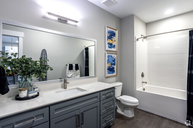 1BR, 1BA - 774SF