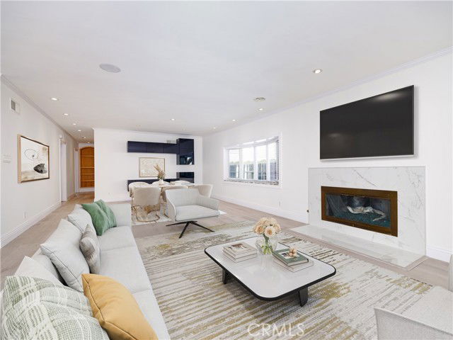 Photo - 21555 Mulholland Dr