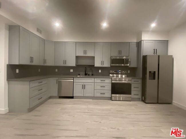 Building Photo - 10455 Etiwanda Ave Rental