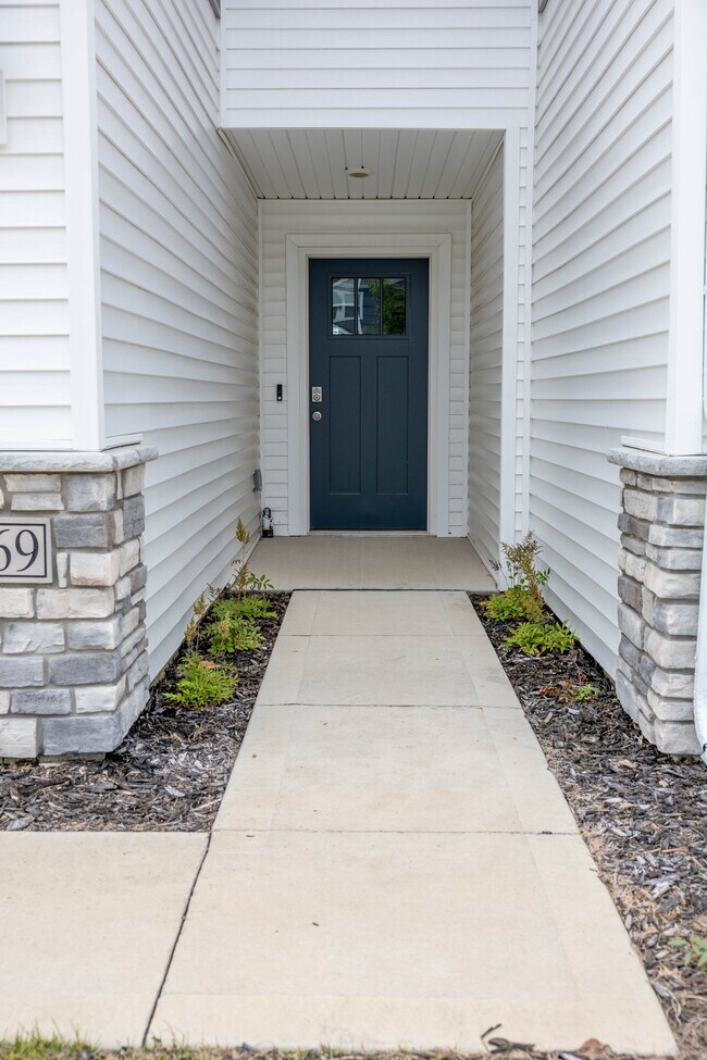 Photo - 2569 SE Hawkins Ave