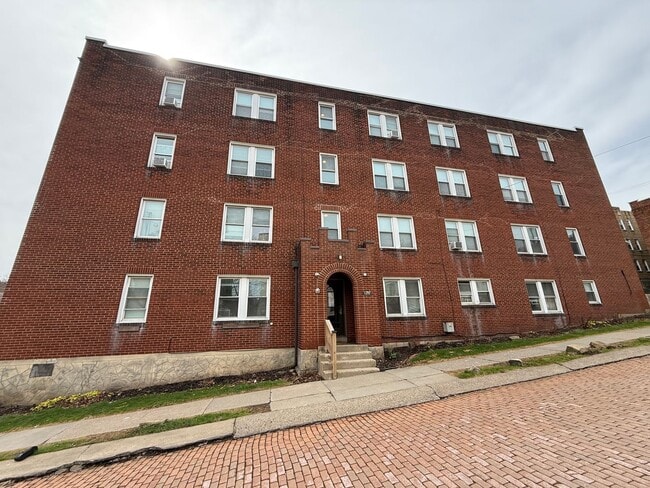 Building Photo - 101-129 Central Square Unit 126 Central Square -  04