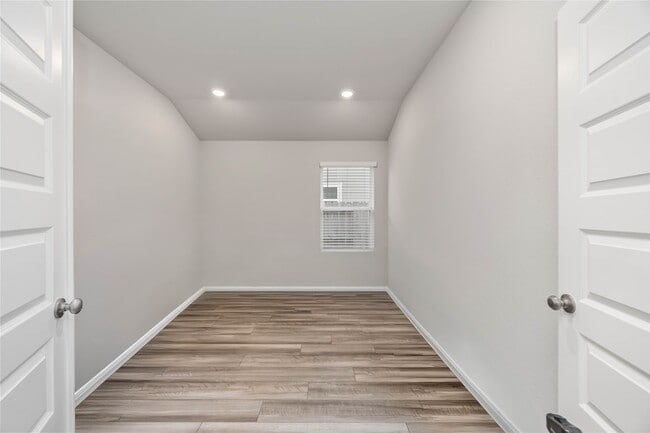 Photo - 6915 Ventura Dr