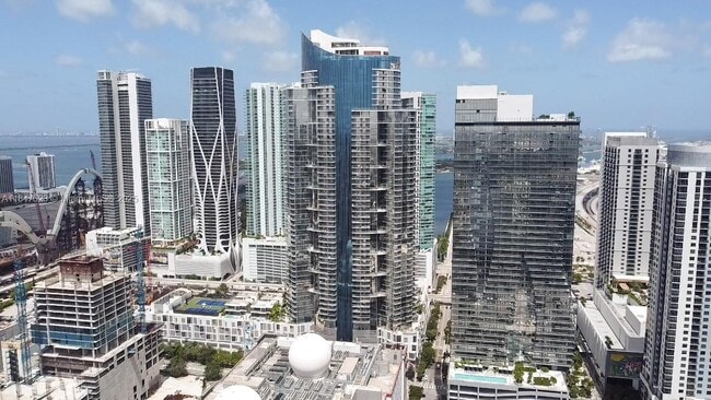 Building Photo - 851 NE 1st Ave Unit 4104 Rental