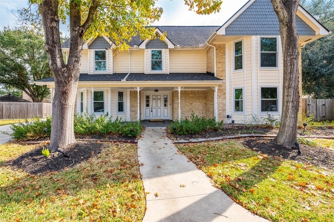 Building Photo - 15411 Woodcote Ct