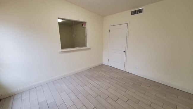 Photo - Residential/Office