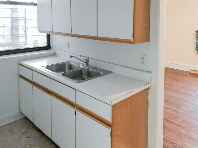 Photo - 2884 N Clark St Unidad 3