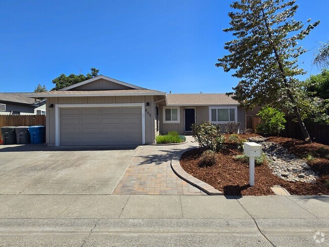 Building Photo - Updated Home in Dixon