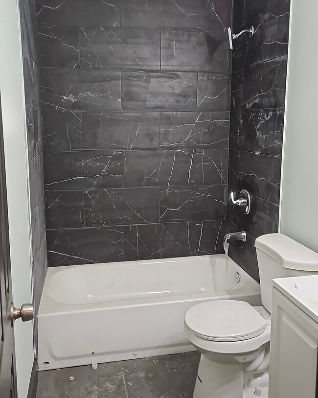 Photo - 1697 Baine Ave