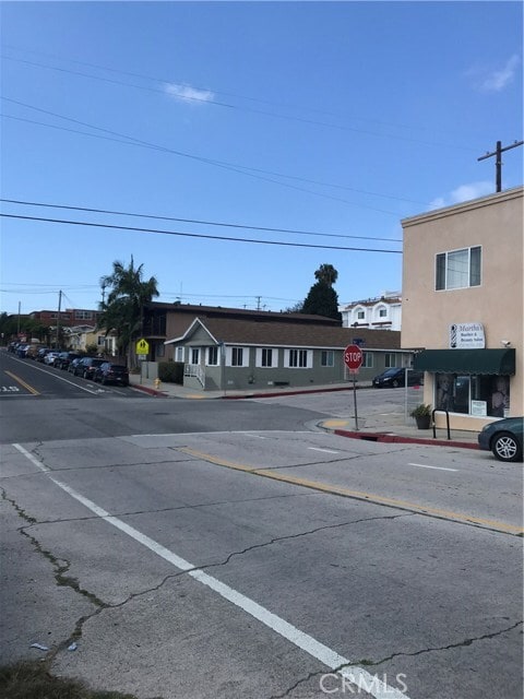 Photo - 539 S Cabrillo Ave