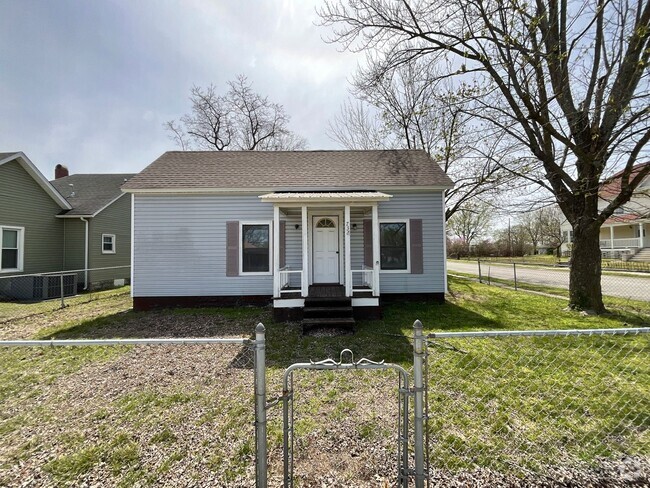 Building Photo - Newly Updated 2 bedroom / 1 bathroom house...