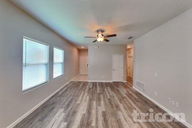 Photo - 1073 Cades Cv Wy