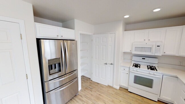 Photo - 5 Bedroom 3 Bathroom in Lehi!