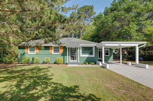Photo - 909 Francis Marion Dr