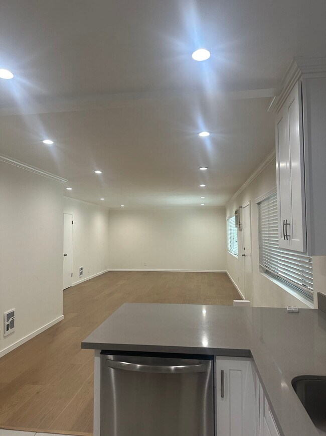 Photo - 1632 Camden Ave Unit 104