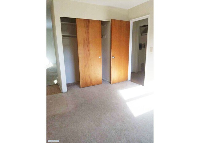 Photo - 922-926 Ludlow Avenue Unit 926-01