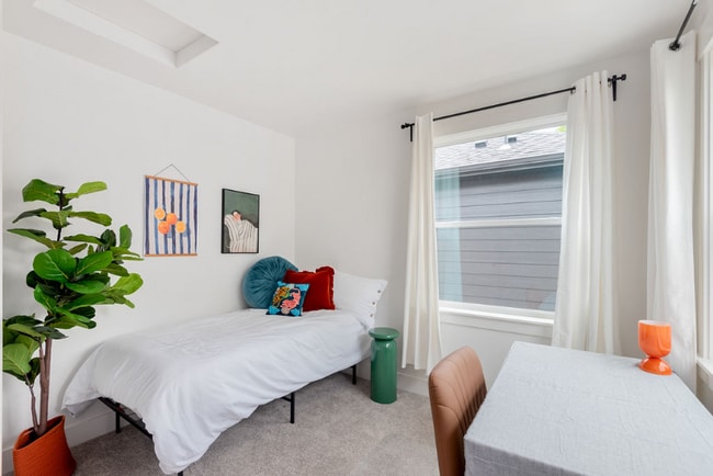 Photo - 1605 NE Liberty St