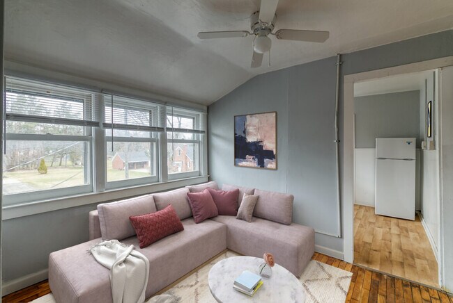 Photo - 224 Crest St