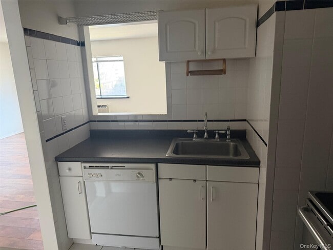 Photo - 530 Hudson Ave Unit B4