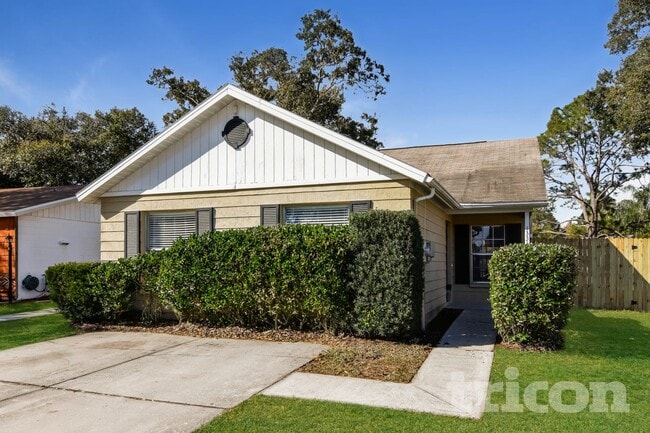 Building Photo - 13311 Laraway Dr