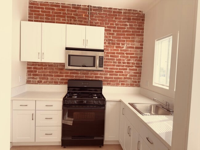 Photo - 7424 1/2 Sunset Blvd Unit 7424 Sunset , upstairs