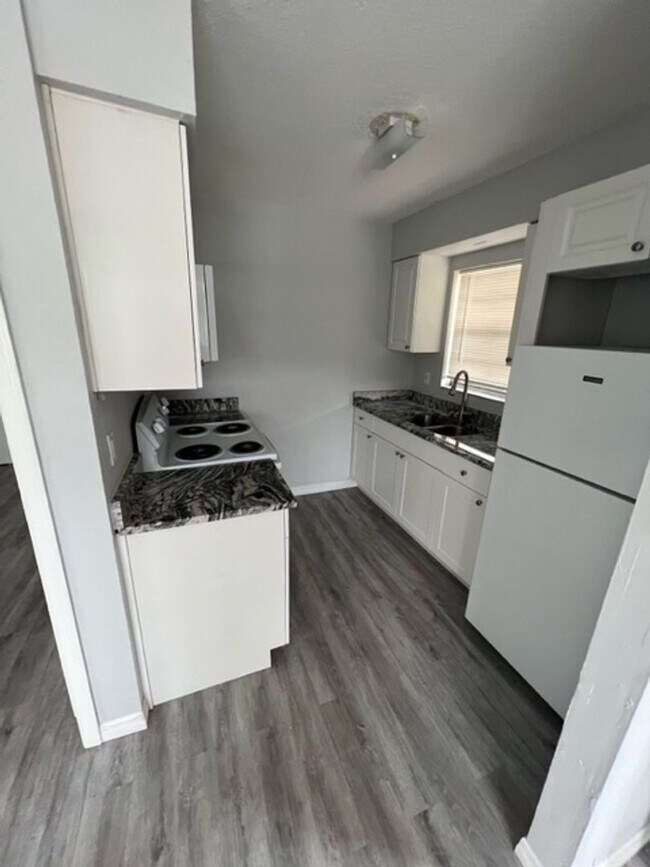 13104-13108 Leisure Wood Pl