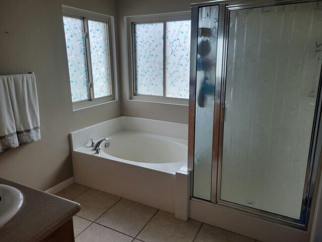 Photo - 668 W 3275 N