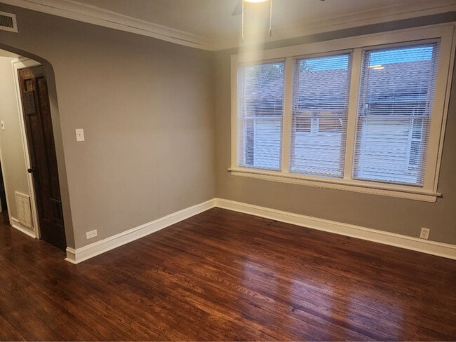 Building Photo - 8808 S Hermitage Ave Rental