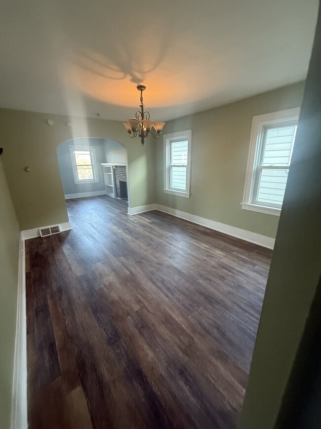 Photo - 2900 Clermont Ave