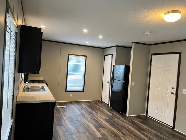 Photo - 3519 Loveside Terrace