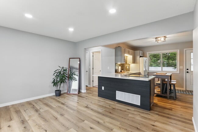 Photo - 2514 Woodlynn Ave