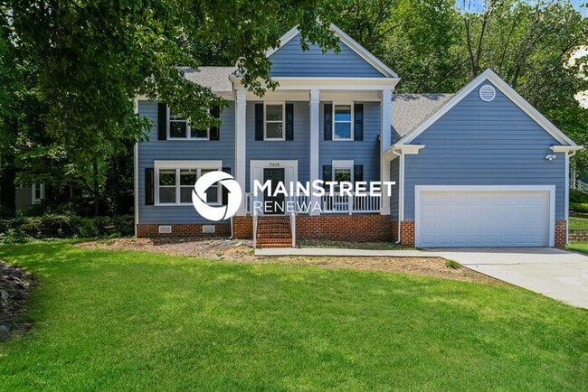 Building Photo - 4 Bedroom Pet-Friendly Home in Charlotte, NC with Main Street Renewal