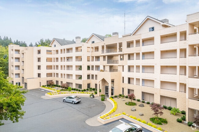 Photo - Quintet Apartments