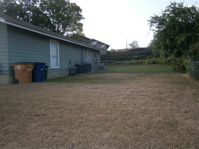 Photo - 7004 Aries Ln Unit B
