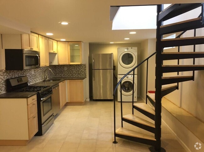 Building Photo - 532 Carpenter St Unit 1st. Floor Rental