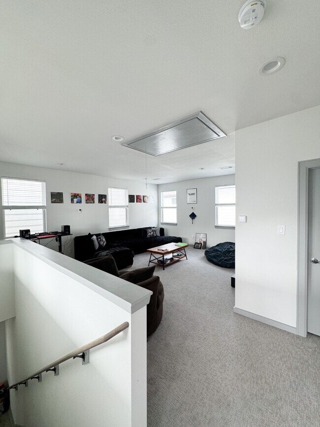 Photo - 719 Emile St