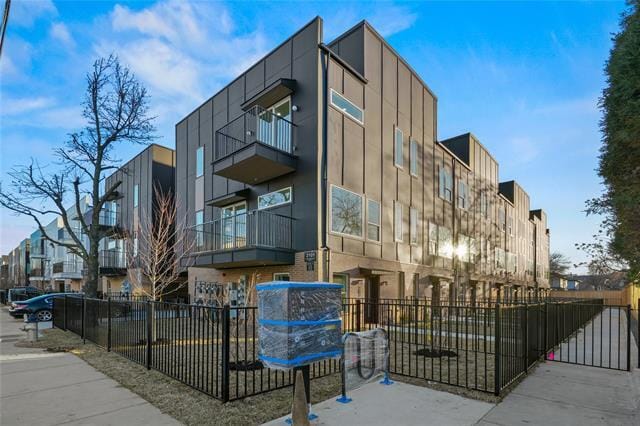 Photo - 2031 N Prairie Ave