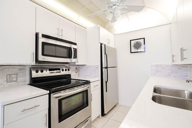 Photo - 3035 Exeter Condo Unit 3035