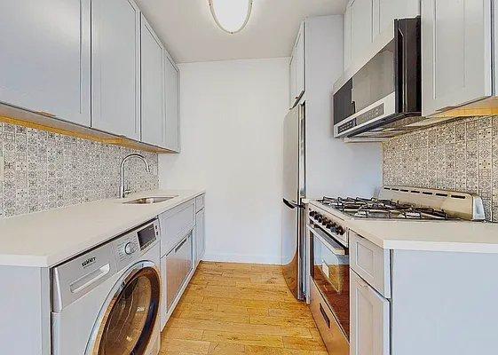 Building Photo - 2 bedroom in New York NY 10463 Unit 1B Rental