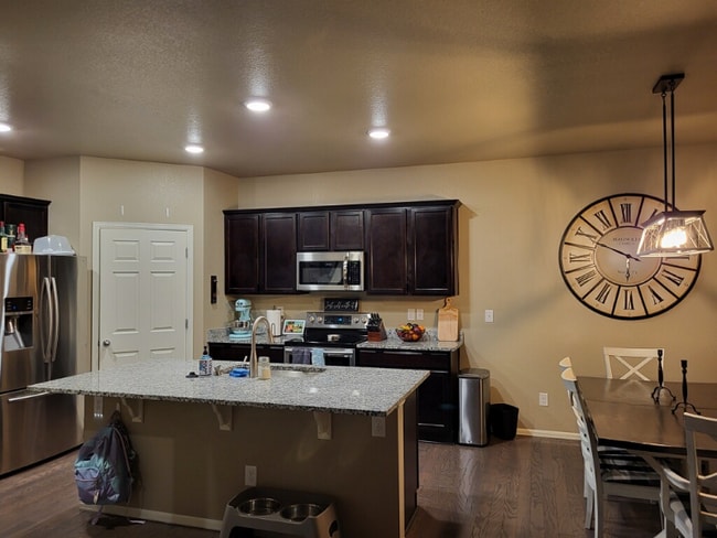 Photo - 1558 Highfield Dr