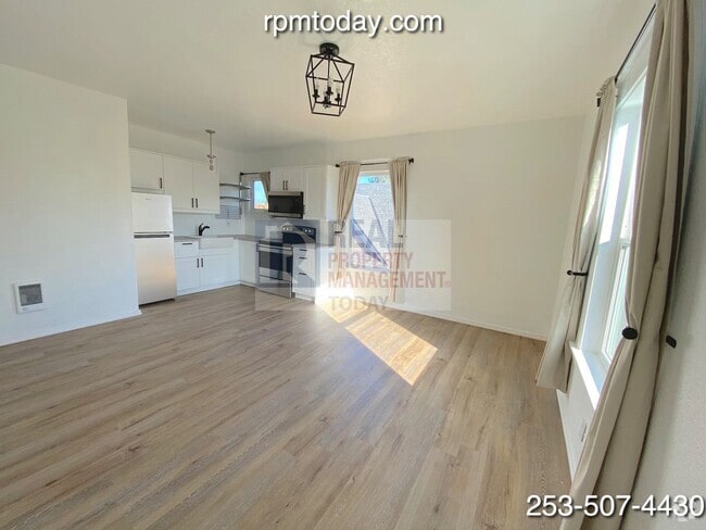Building Photo - 948 S Sheridan Ave Rental