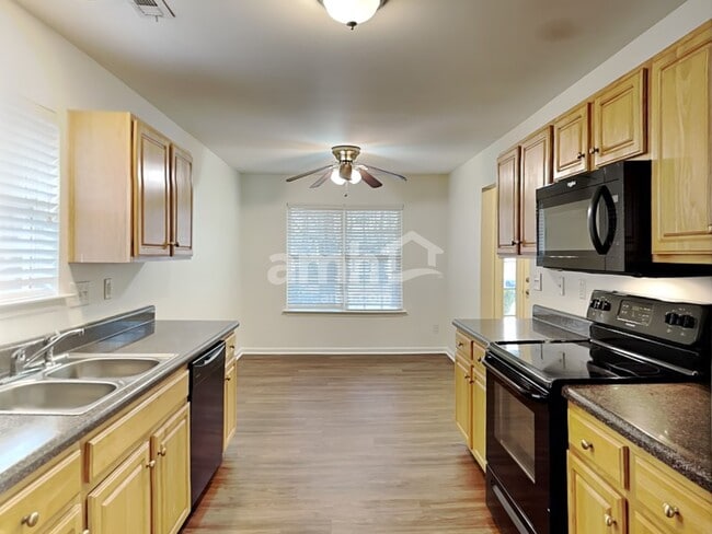 Photo - 19140 Kanawha Dr