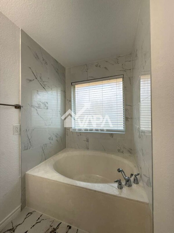 Photo - 9506 Everton